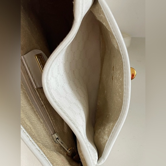 Gucci GG Supreme Vintage White Leather Canvas Crossbody Bag - Picture 10 of 15